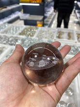 Load image into Gallery viewer, Glass inbuilt carving