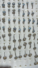 Load image into Gallery viewer, Crystal ring