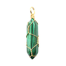 Load image into Gallery viewer, Mini double points pendant