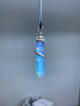 Load image into Gallery viewer, Pendulum pendant-Snake around