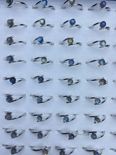 Load image into Gallery viewer, Natural crystal ring