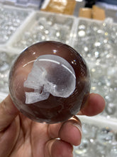 Load image into Gallery viewer, Glass inbuilt carving