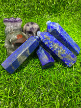 Load image into Gallery viewer, Lapis lazuli point