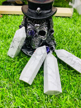 Load image into Gallery viewer, Howlite tower