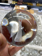 Load image into Gallery viewer, Glass inbuilt carving