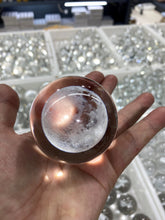 Load image into Gallery viewer, Glass inbuilt carving