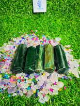 Load image into Gallery viewer, Green Mica