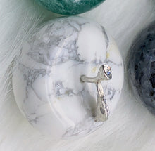 Load image into Gallery viewer, Crystal Apple