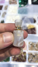 Load image into Gallery viewer, Exquisite crystal perfume bottle