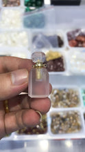 Load image into Gallery viewer, Exquisite crystal perfume bottle