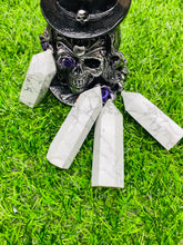 Load image into Gallery viewer, Howlite tower