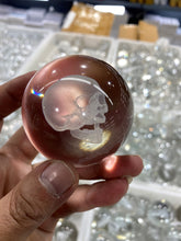 Load image into Gallery viewer, Glass inbuilt carving