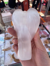 Load image into Gallery viewer, Selenite angel
