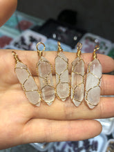 Load image into Gallery viewer, Mini double points pendant