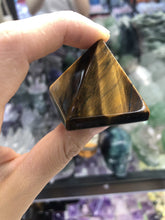 Load image into Gallery viewer, Crystal pyramid