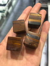 Load image into Gallery viewer, Crystal cubes