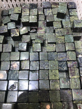 Load image into Gallery viewer, Crystal cubes