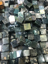 Load image into Gallery viewer, Crystal cubes