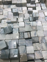 Load image into Gallery viewer, Crystal cubes