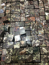 Load image into Gallery viewer, Crystal cubes