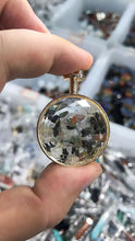 Load image into Gallery viewer, Crystal gravel pendant
