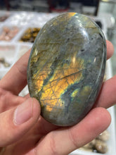Load image into Gallery viewer, Labradorite palm
