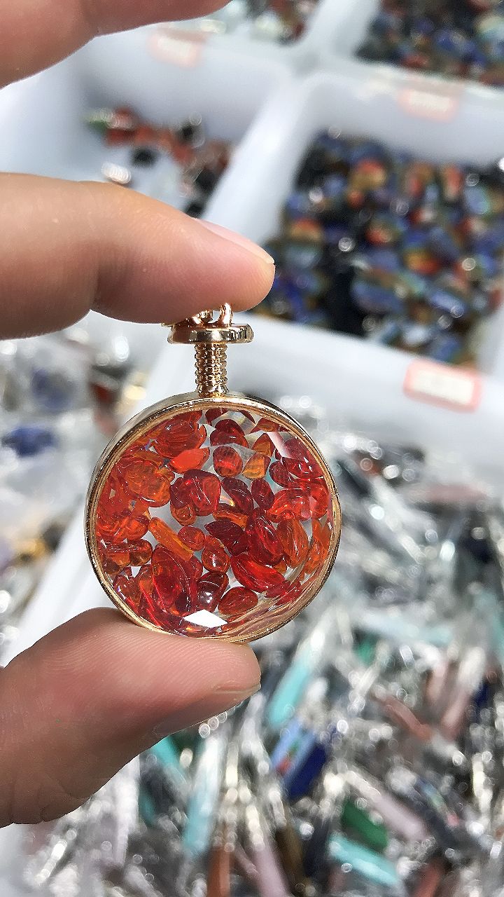 Crystal gravel pendant
