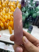 Load image into Gallery viewer, Rose quartz point
